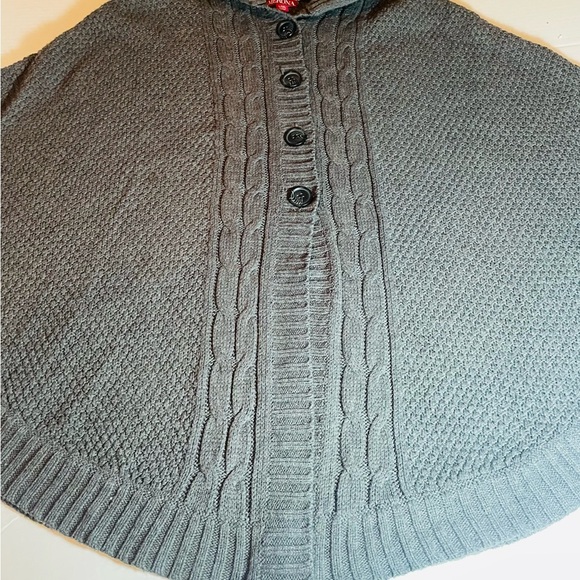 Merona Chunky Cable Knit Button Front Poncho / Cape Sweater Gray Size L/XL - Picture 4 of 15